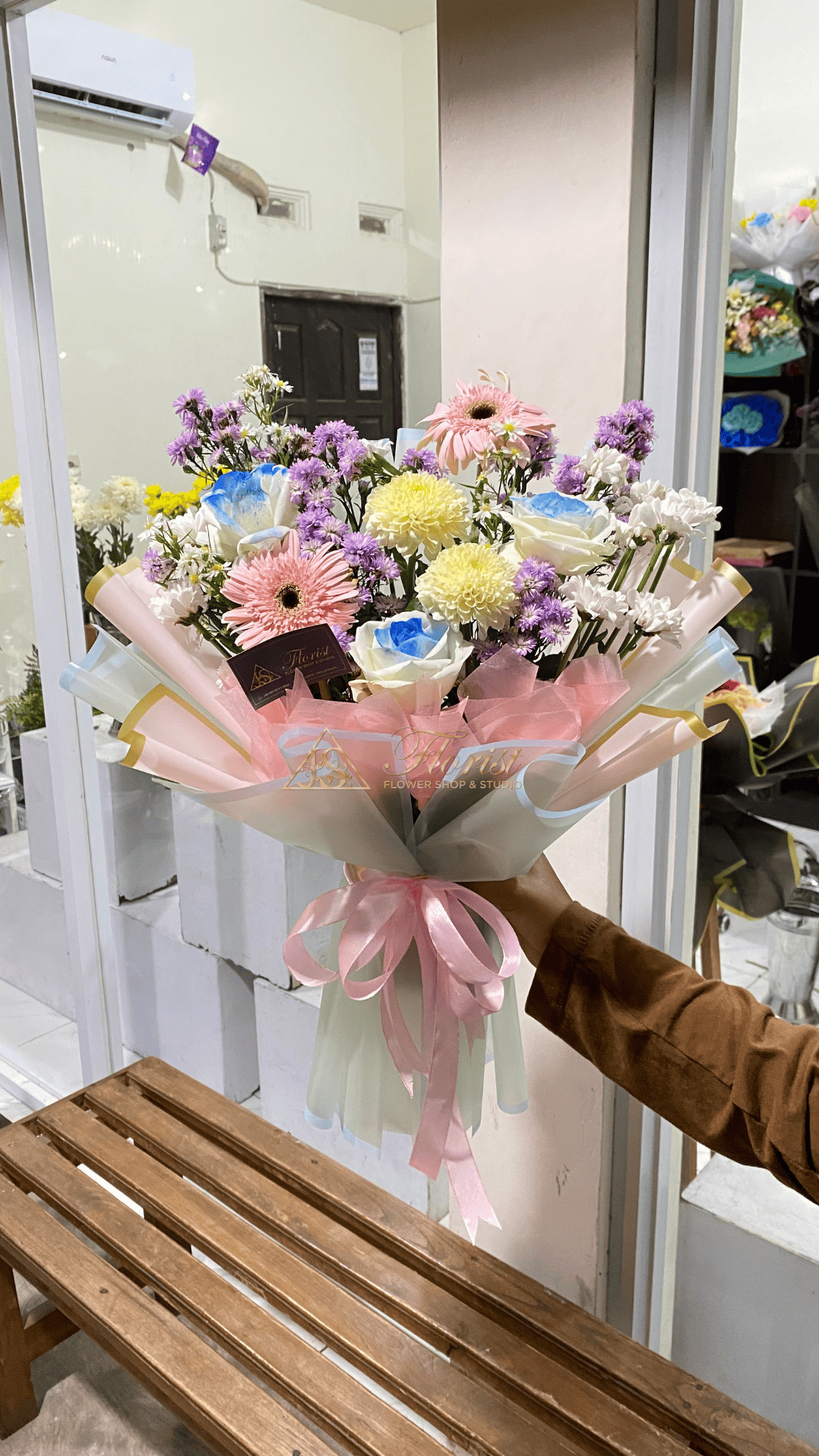 Bucket Mix Flower 21